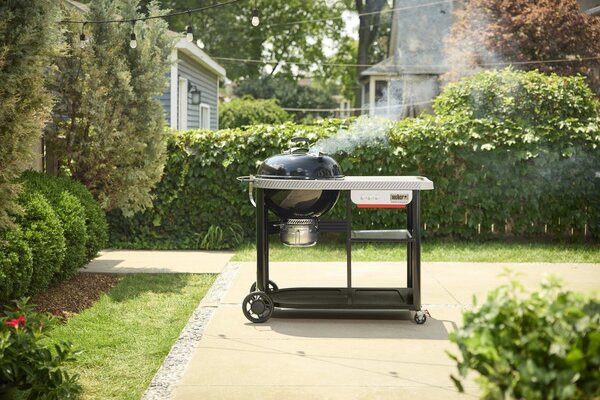 Gril na drevené uhlie Weber Performer Premium 57 cm
