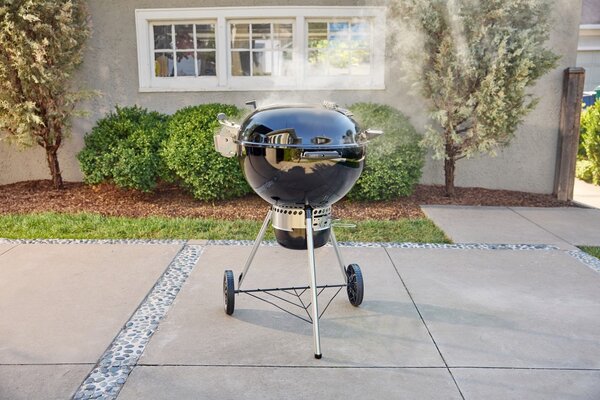 Gril Weber Master-Touch GBS Premium E-5770 - 57 cm, čierna