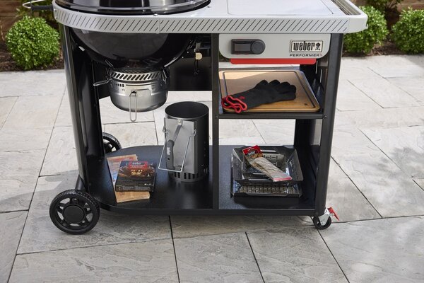 Gril na drevené uhlie Weber Performer Premium Smart 57 cm