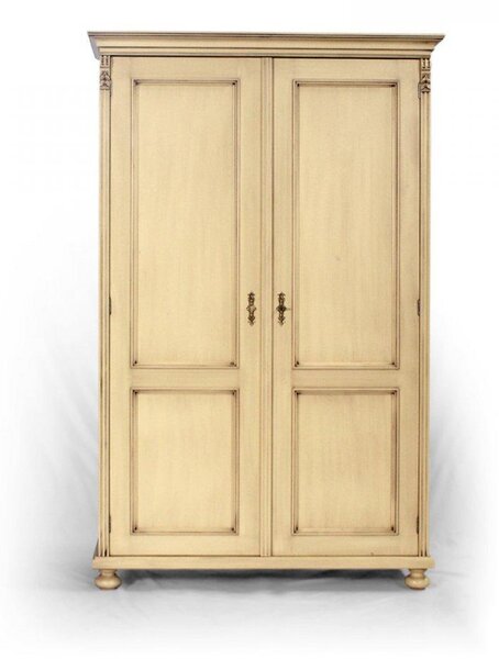 Patinovaná šatníková skriňa z masívneho smrekového dreva