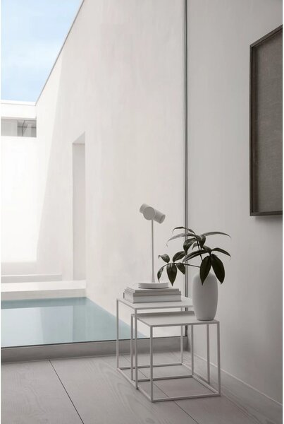 Biele kovové konferenčné stolíky v súprave 2 ks 40x40 cm Fera – Blomus