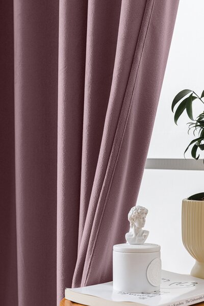 Svetlofialový zatemňovací záves VELVET 140x250 cm Zavesenie: Kovové krúžky