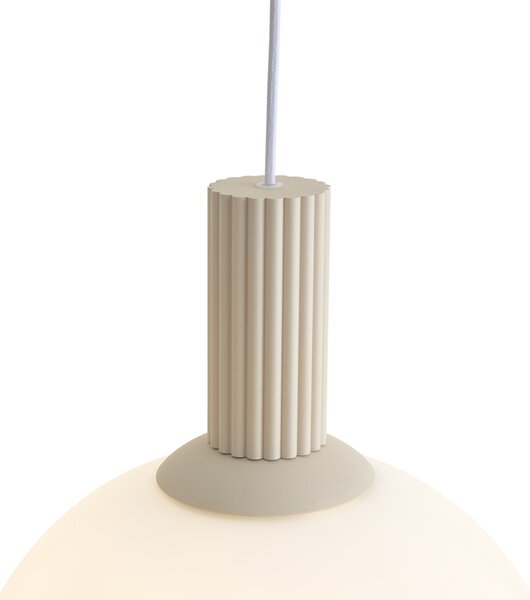 Škandinávska závesná lampa béžová s opálovým sklom 3-svetelná - Polly