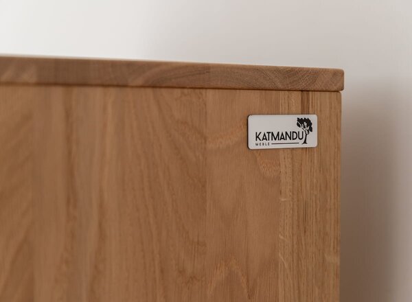 Dubová komoda 3D s dreveným plátom a čiernym sklom Tirano