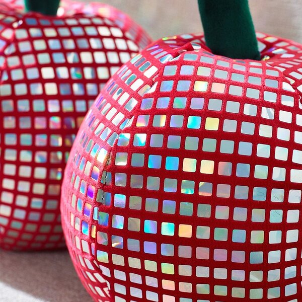 Plyšový dekoračný vankúš 25x30 cm Disco Cherries – Catherine Lansfield