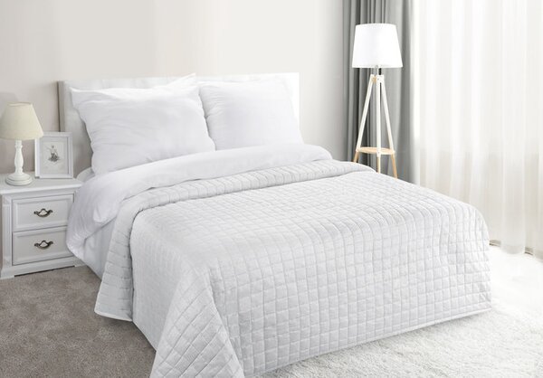 Krásny jednofarebný prehoz na posteľ v bielej farbe Biela