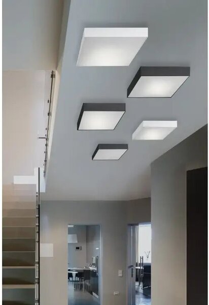 LED stropné svietidlo Monza S 40 CCT čierna s diaľkovým ovládačom