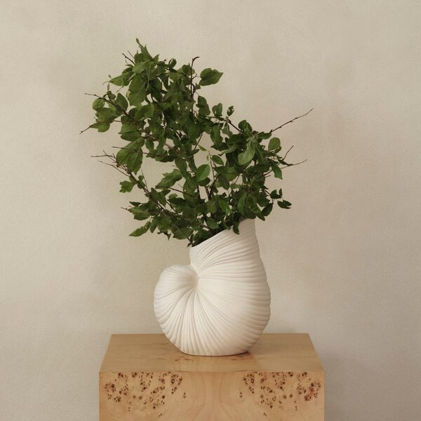Váza Shell Vase, Off-white – Ferm Living