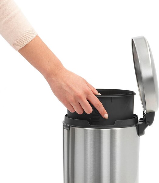 NÁŠĽAPNÝ ODPADKOVÝ KÔŠ 5 l Brabantia - Vybavenie kuchyne