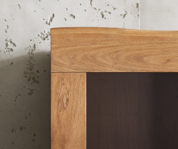 DELIFE Vitrína Live-Edge 60x190 cm akácia prírodná masívny okraj 1 dvierka 2 zásuvky masív