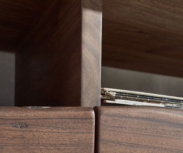 DELIFE TV stolík Live-Edge 230 cm masívna akácia hnedá 4 zásuvky