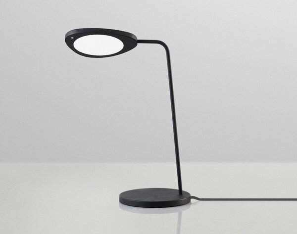 Muuto Stolná lampa Leaf, black LEATBL02