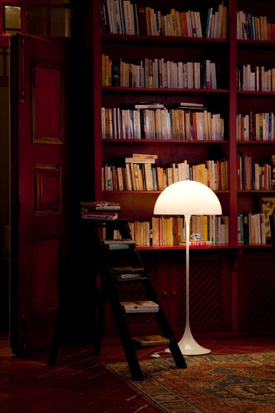 Stojacia lampa Panthella Opal White