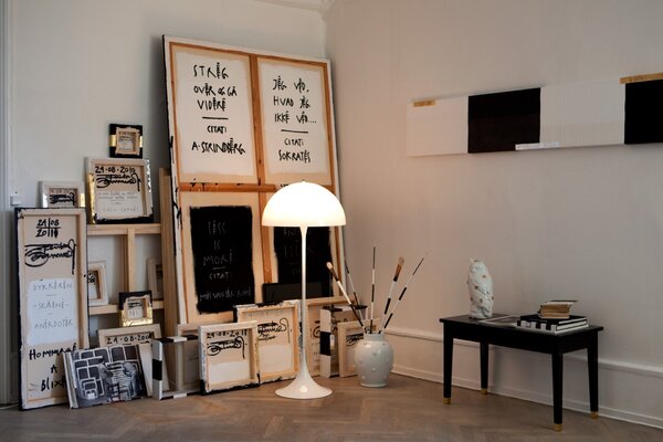 Stojacia lampa Panthella Opal White