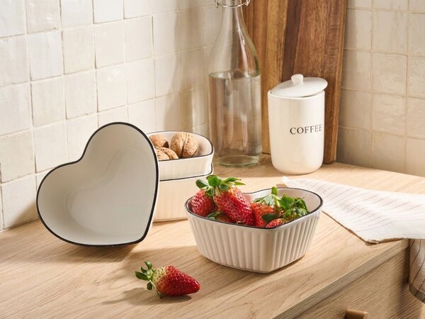 Sada 4 misiek biela porcelánová priehľadná glazúra tvar srdca ručná výroba moderný štýl kuchyňa jedáleň