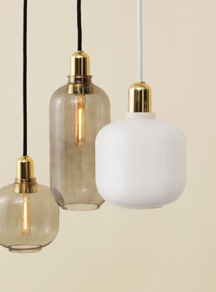 Normann Copenhagen Závesná lampa Amp Large, white / brass 502167