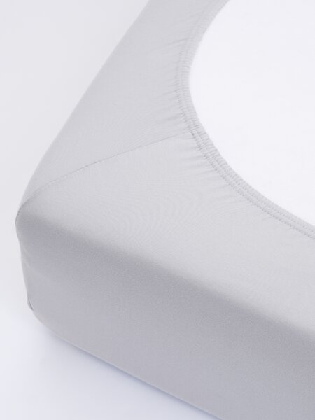 Jersey prostěradlo do postýlky s elastanem 70 × 140 cm – světle šedé