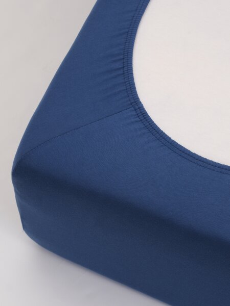 Jersey prostěradlo s elastanem 140 × 200 cm – tmavě modré