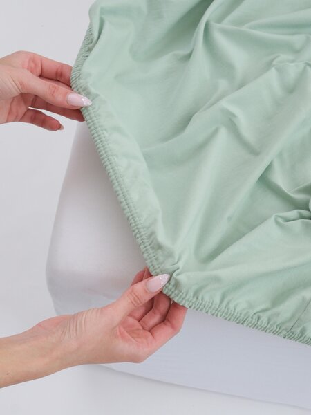 Jersey prostěradlo s elastanem 140 × 200 cm – mátové