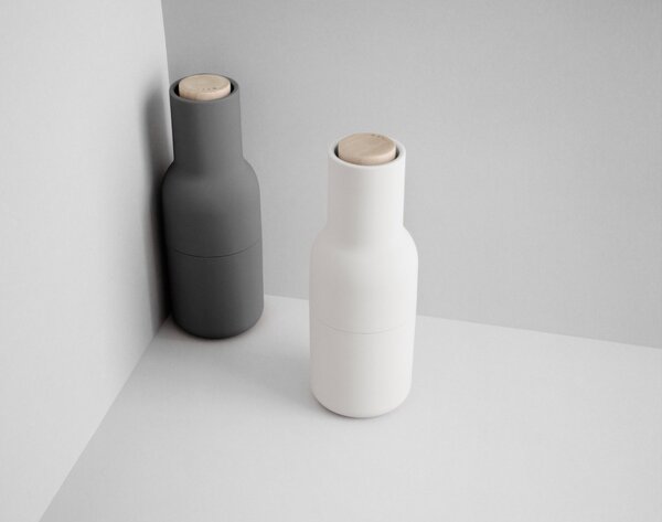 Audo Copenhagen Mlynčeky na soľ a čierne korenie Bottle, ash-carbon / beech