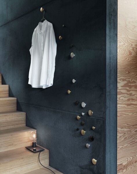 Muuto Vešiak The Dots Metal L, brass