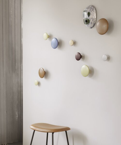 Muuto Vešiak The Dots XS, pale blue