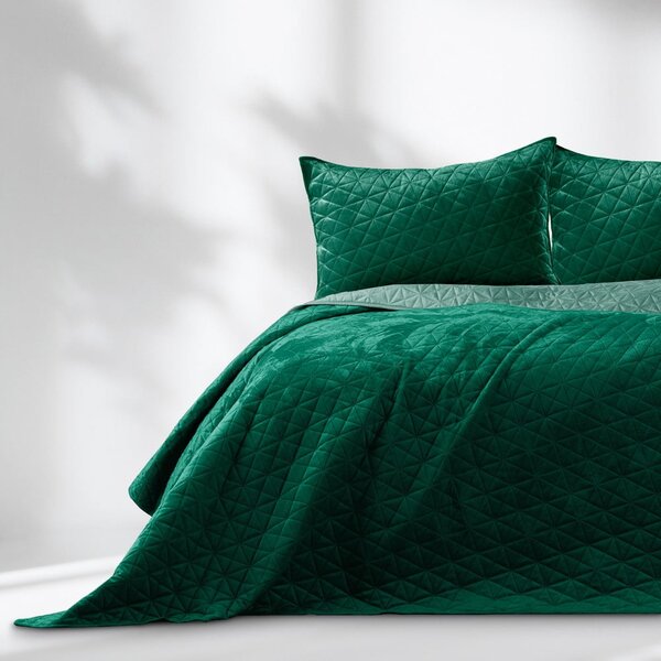 Zelený zamatový prešívaný pléd 220x240 cm Laila – AmeliaHome