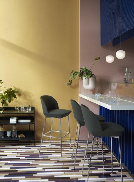 Muuto Závesné svietidlo Rime Ø12, opal/black RIMPEN1201