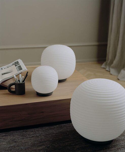 New Works Stolná lampa Lantern Globe Table Lamp, Medium, Frosted White Opal Glass 20624