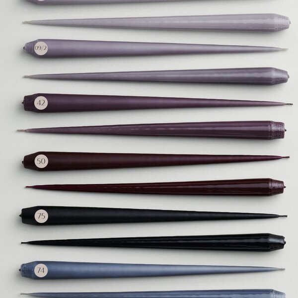Sviečka Cone 37 cm – 50 Aubergine
