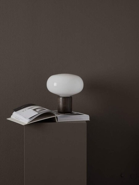 New Works Stolná lampa Karl-Johan Table Lamp, Smoked Oak w. White Opal Glass 20310