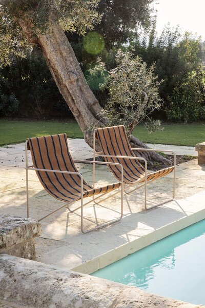Ferm Living Kreslo Desert Lounge Chair, black / soil
