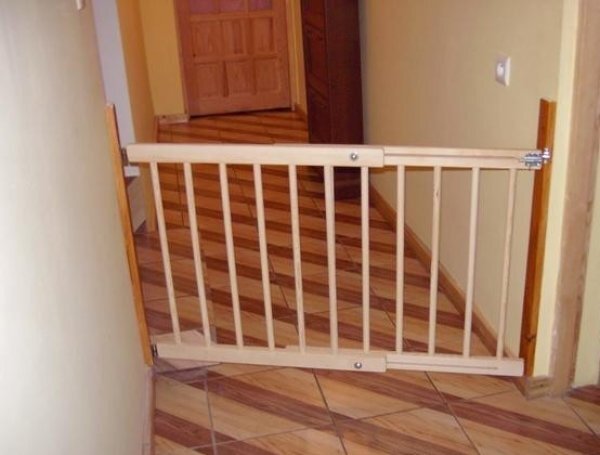 Zábrana dvere - schody 102-160 cm výška 82 cm