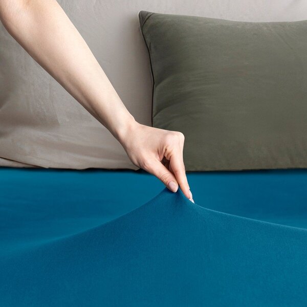 Napínacia plachta jersey v petrolejovej farbe 180x200 cm Amber – Restilo