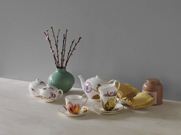 Porcelánový hrnek Flora Iris 330 ml