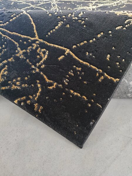 BE Koberec Elite 4355 BLACK GOLD – čierny obdĺžnikový Rozmer: 140x190 cm