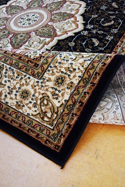 BE Koberec Anatolia 5328 BLACK – čierny obdĺžnikový Rozmer: 70x100 cm