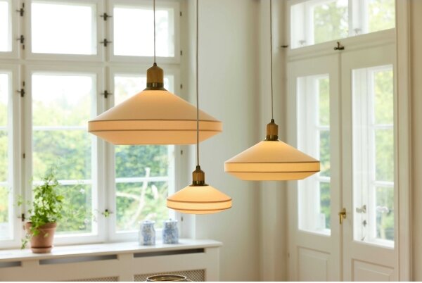 Halo Design 744091-Závesný luster PARIS na lankách 1xE14/40W/230V pr. 24 cm krém/mosadz/dub