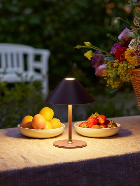 Halo Design 800834- Nabíjateľná stmievateľná LED stolná lampa HYGGE LED/3W/4000 mAh IP54 vínová
