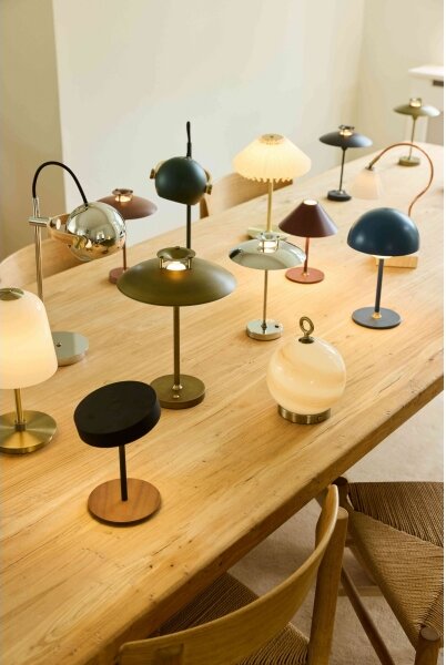 Halo Design 747603 - LED stmievateľná nabíjateľná lampa MOON LIGHT LED/2,7W/2600 mAh modrá