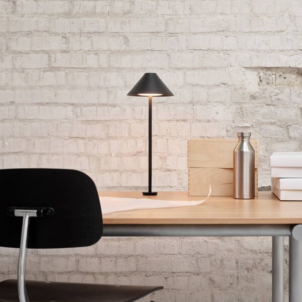 Louis Poulsen Keglen stolová lampa Pin 3000 K čierna, Čierna, Obývacia izba / jedáleň, Hliník, Dizajn, Stojacie svietidlo