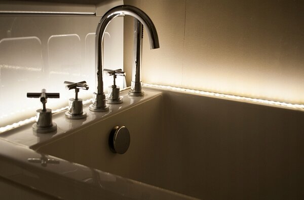 LED pásik 14,4 W/m IP20 1 m 100 cm - 10 mm - tepla biela