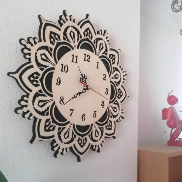 Moderné drevené hodiny s kvetinovým dizajnom | USVIT: Strieborné ručičky 30 cm 4019-56113 PR0375 MDF-playwood