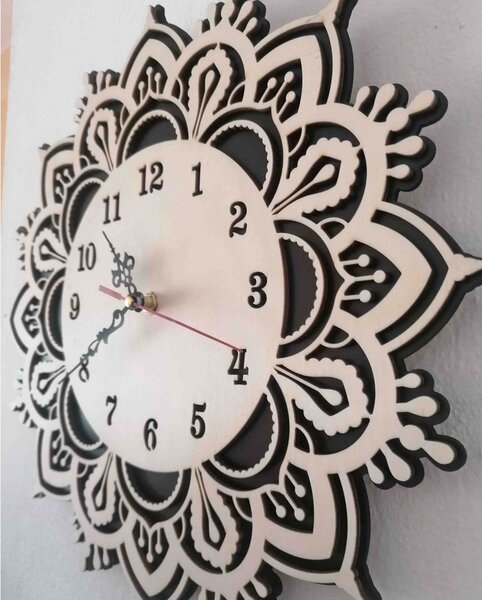 Moderné drevené hodiny s kvetinovým dizajnom | USVIT: Strieborné ručičky 30 cm 4019-56113 PR0375 MDF-playwood