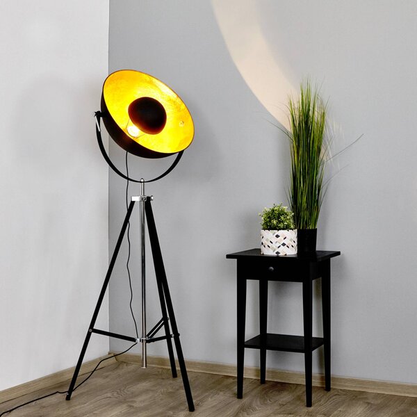 Stojacia lampa Lindby Mineva. čierna/zlatá, kov, výška 180 cm, Čierna, Obývacia izba / jedáleň, kov, Moderný, Trojhran