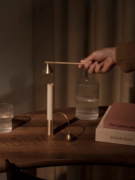 Kovový svietnik Brass Balance Candle Holder