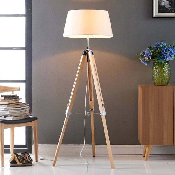 Lindby Stojacia lampa Katie, 162 cm, biela, textil, drevo, trojnožka, Biela / opálová, Obývacia izba / jedáleň, Drevo, Škandinávsky, Stojaca lampa