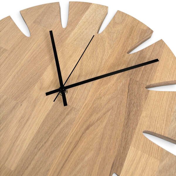 Luxusné vyrezávané drevené hodiny na stenu - UBKOP: Farba čierna RAL 9005 30 cm 4636-107946 MAS014-3041-BLACK-30