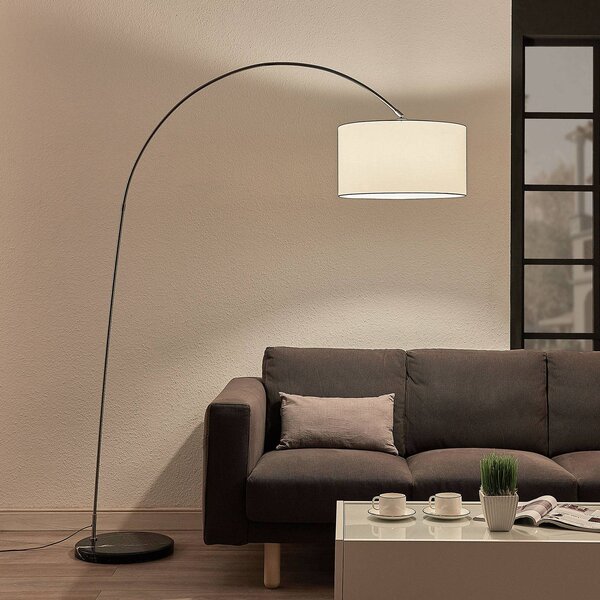 Lindby Oblúková stojaca lampa Belinda s bielym tienidlom, Hliník / sivá / zinok, Obývacia izba / jedáleň, Textil / látka / hodváb, Moderný, Oblúková stojaca lampa