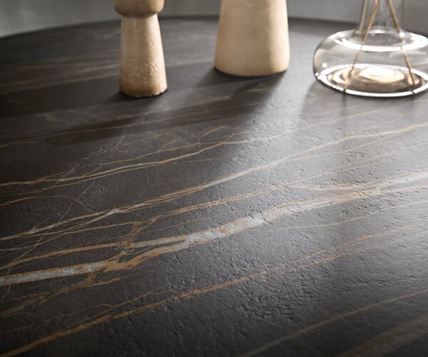 DELIFE Konferenčný stolík Skafi 100x40 cm keramika Laminam® Noir Desir hnedá metalická strieborná